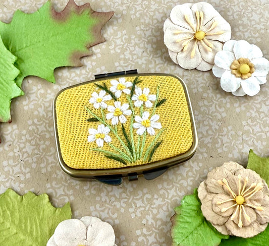 Embroidered Mini Pill/Jewelry Container - Daisy Garden