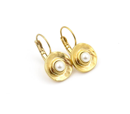 Gold Pearl Earrings, Hammered Gold Pearl Earring, Boho Gold Earrings, Hammered Pearl Earrings, Rustic Gold Earring, Pearl Disc Earring